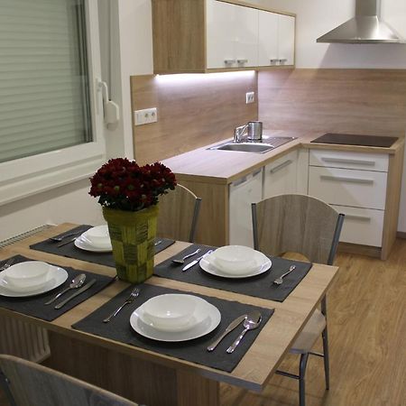 Petite Apartment Maribor Exteriör bild
